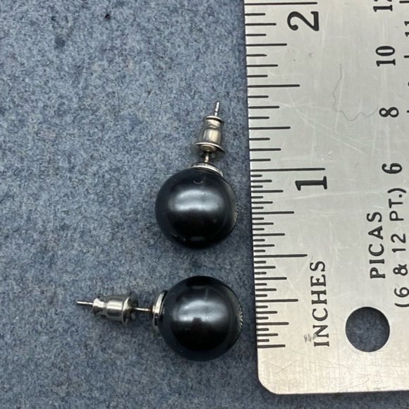 Pierced Stud Earrings Gunmetal Gray Black Metallic Pearlescent Round Classic - Picture 5 of 5